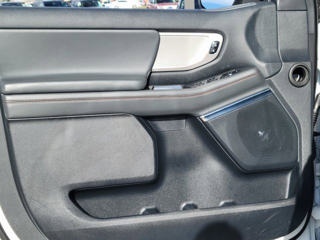 Certified 2025 Ford Expedition XL image 7