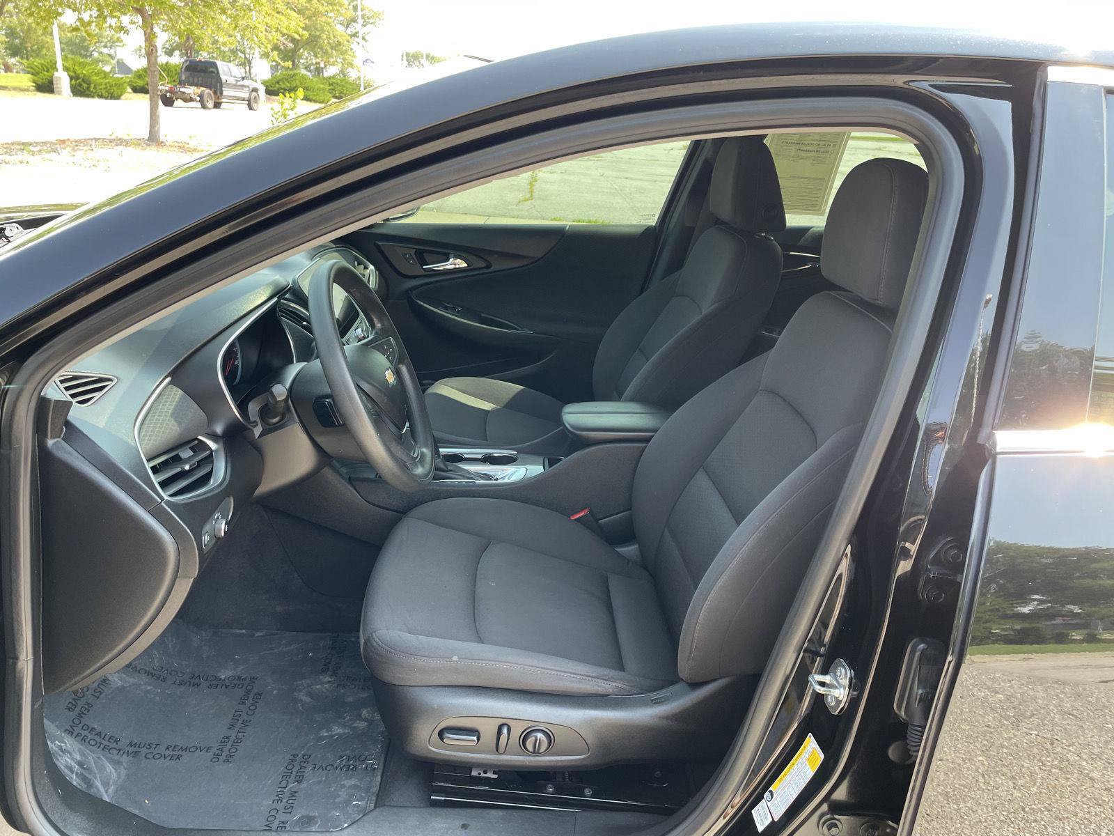Used 2019 Chevrolet Malibu LT FWD image 16