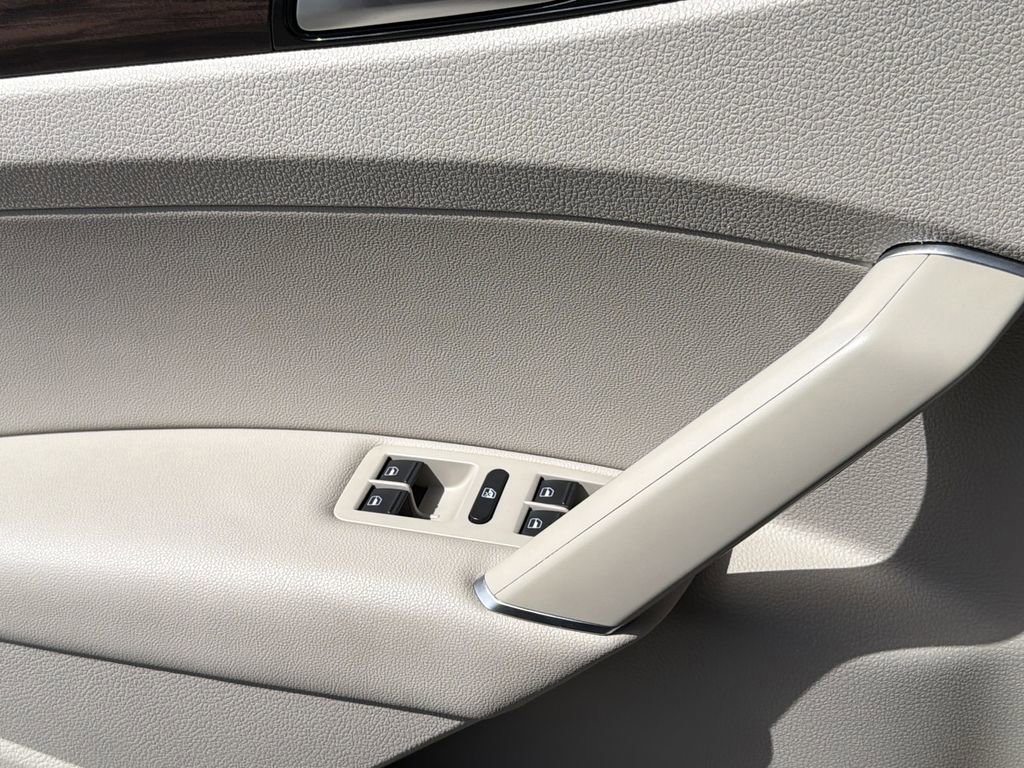 Used 2020 Volkswagen Passat 2.0T SEL image 20