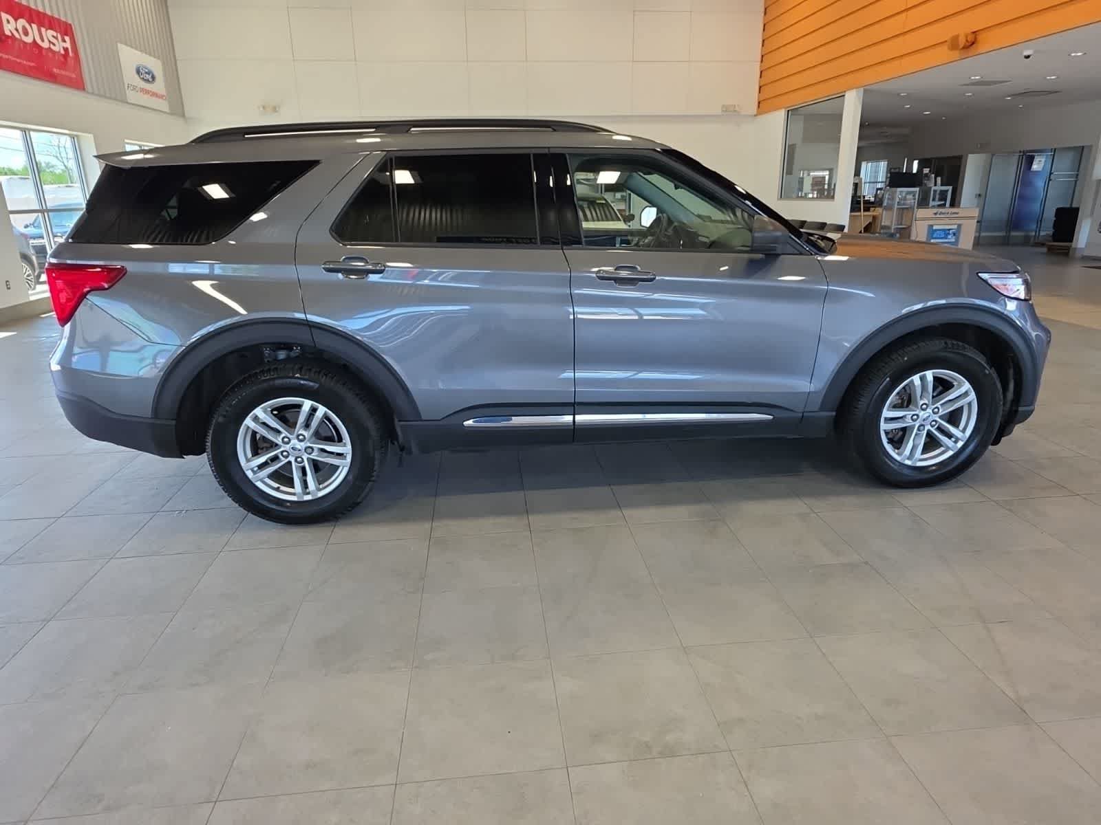 Certified 2022 Ford Explorer XLT w/ Equipment Group 202A AWD/4WD image 6