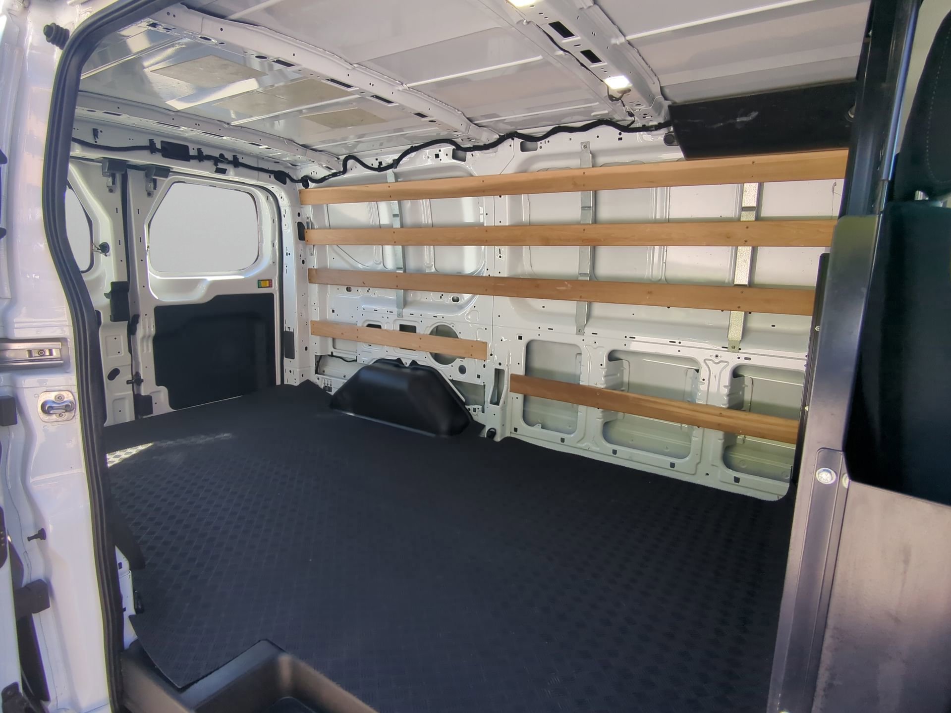 Certified 2024 Ford Transit 250 w/ Exterior Upgrade Package image 45