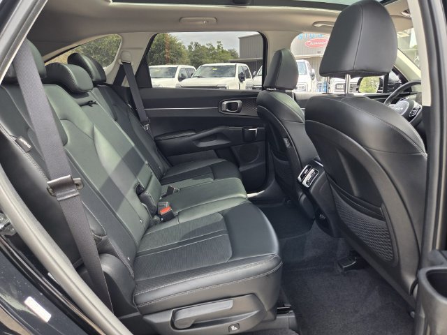 Used 2025 Kia Sorento S w/ Panoramic Sunroof Package FWD image 18