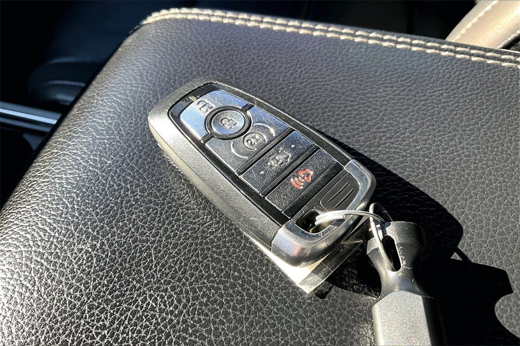 Certified 2019 Ford F150 Raptor w/ Equipment Group 802A Luxury image 11