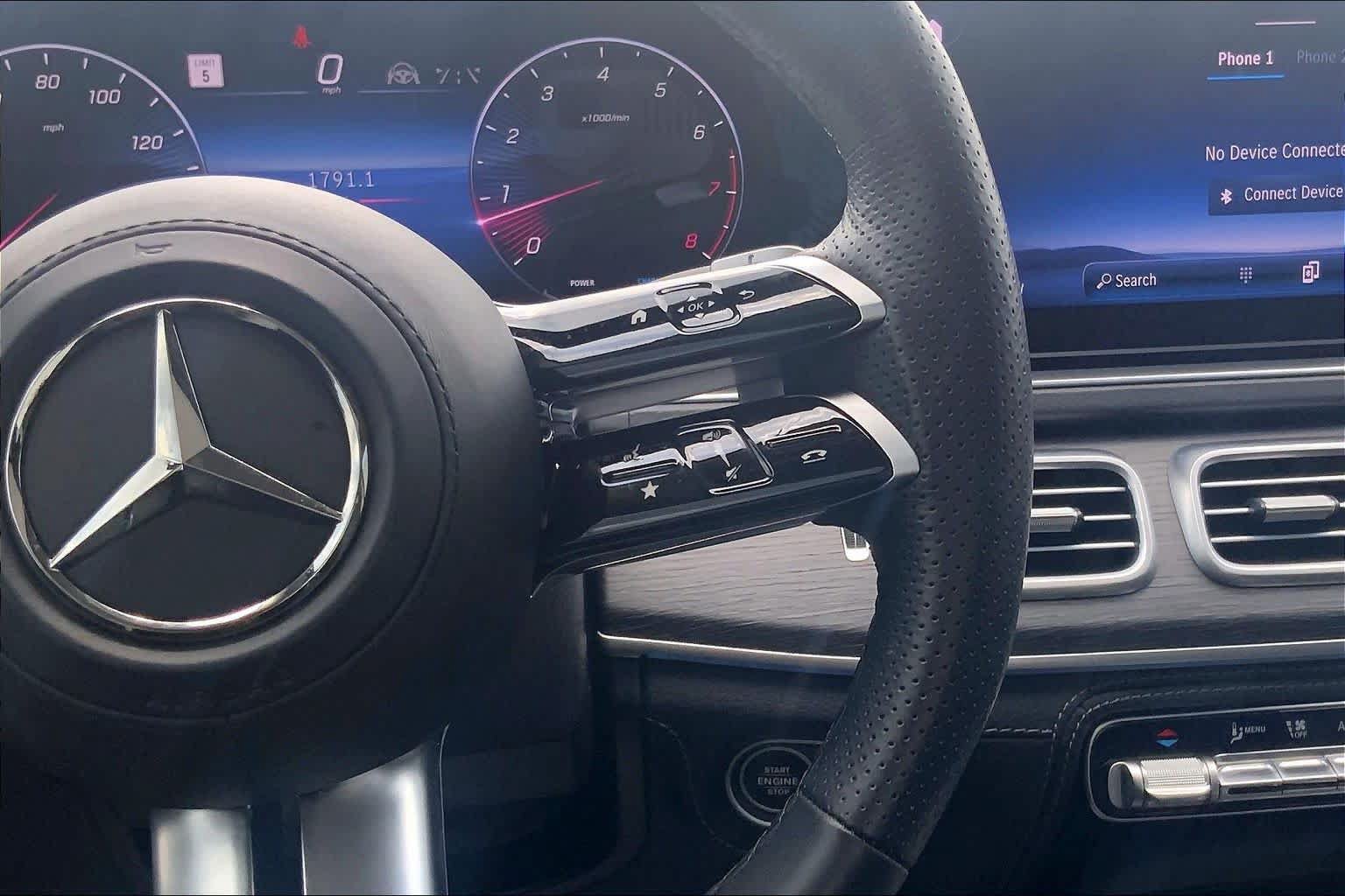 Used 2024 Mercedes-Benz GLS 450 4MATIC image 25