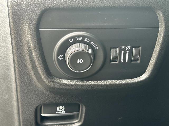 Used 2025 Jeep Grand Cherokee L Summit w/ Advanced Protech Group IV image 23