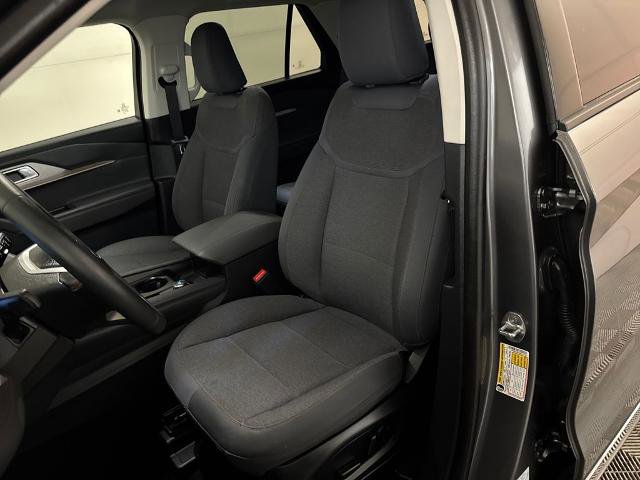 Certified 2025 Ford Explorer Active image 17