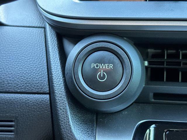 Used 2024 Toyota Prius LE image 21