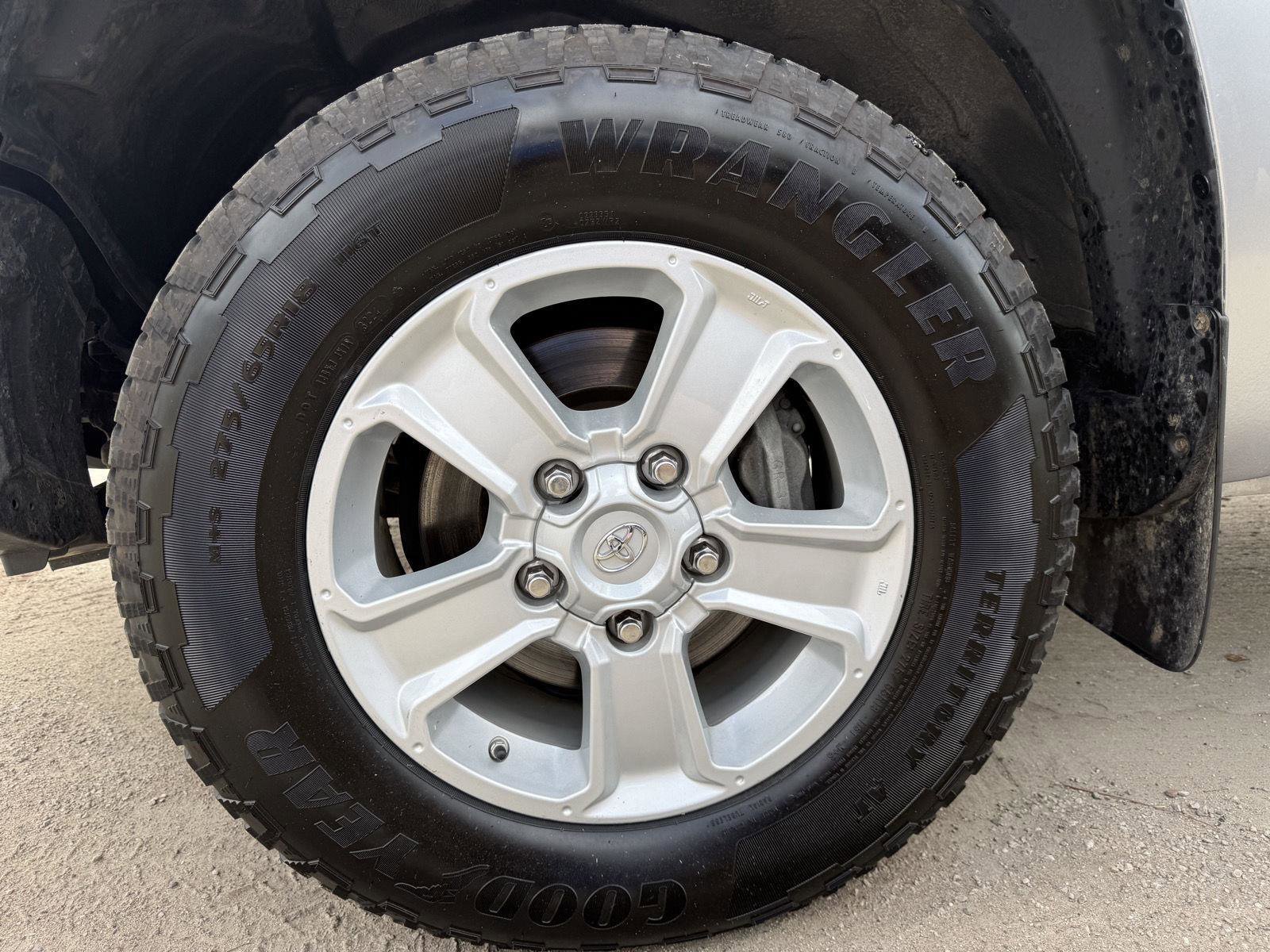 Used 2020 Toyota Tundra SR5 w/ SR5 Upgrade Package AWD/4WD image 10