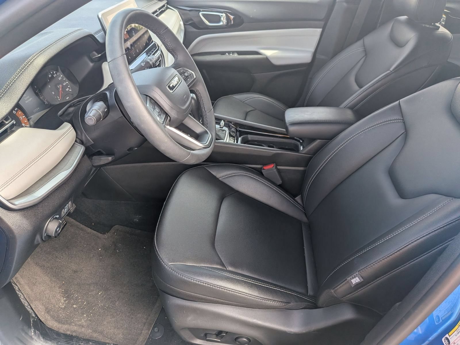 Used 2025 Jeep Compass Limited AWD/4WD image 12