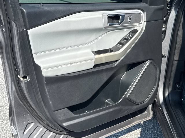 Certified 2021 Ford Explorer XLT w/ Equipment Group 202A RWD image 12
