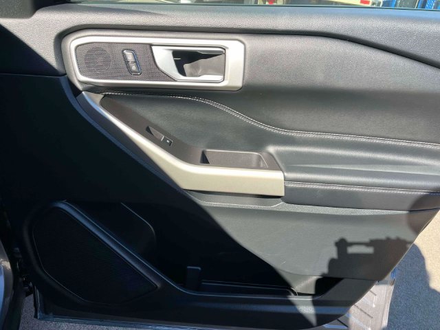 Certified 2023 Ford Explorer XLT RWD image 24