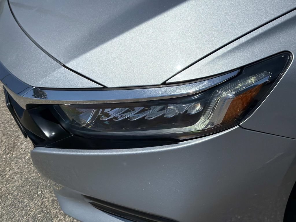Used 2018 Honda Accord EX image 10
