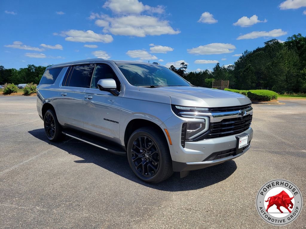 Used 2025 Chevrolet Suburban LS image 7