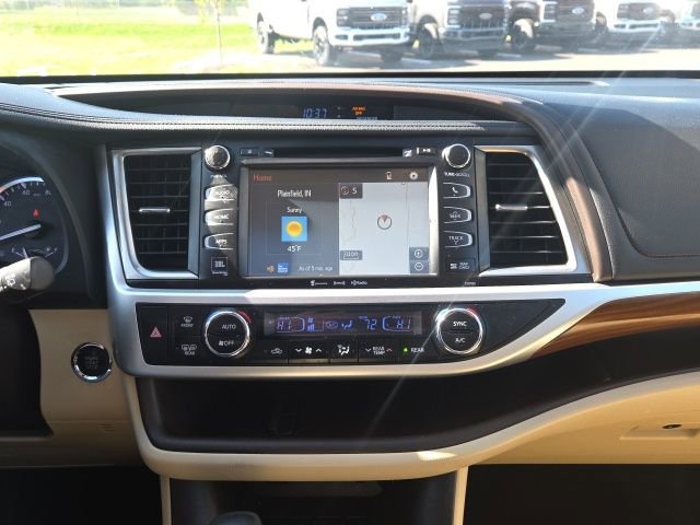 Used 2018 Toyota Highlander Limited FWD image 32