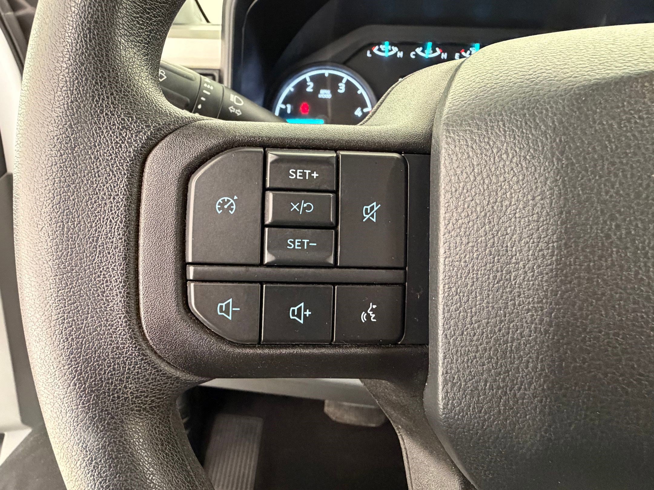 Certified 2024 Ford F350 XLT w/ FX4 Off-Road Package image 18