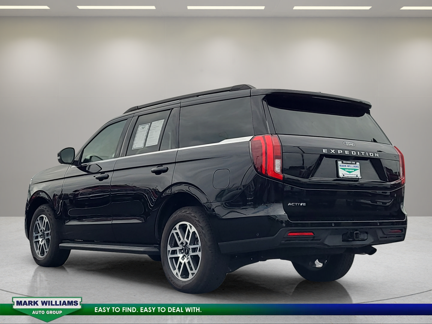 Certified 2025 Ford Expedition Active AWD/4WD image 6