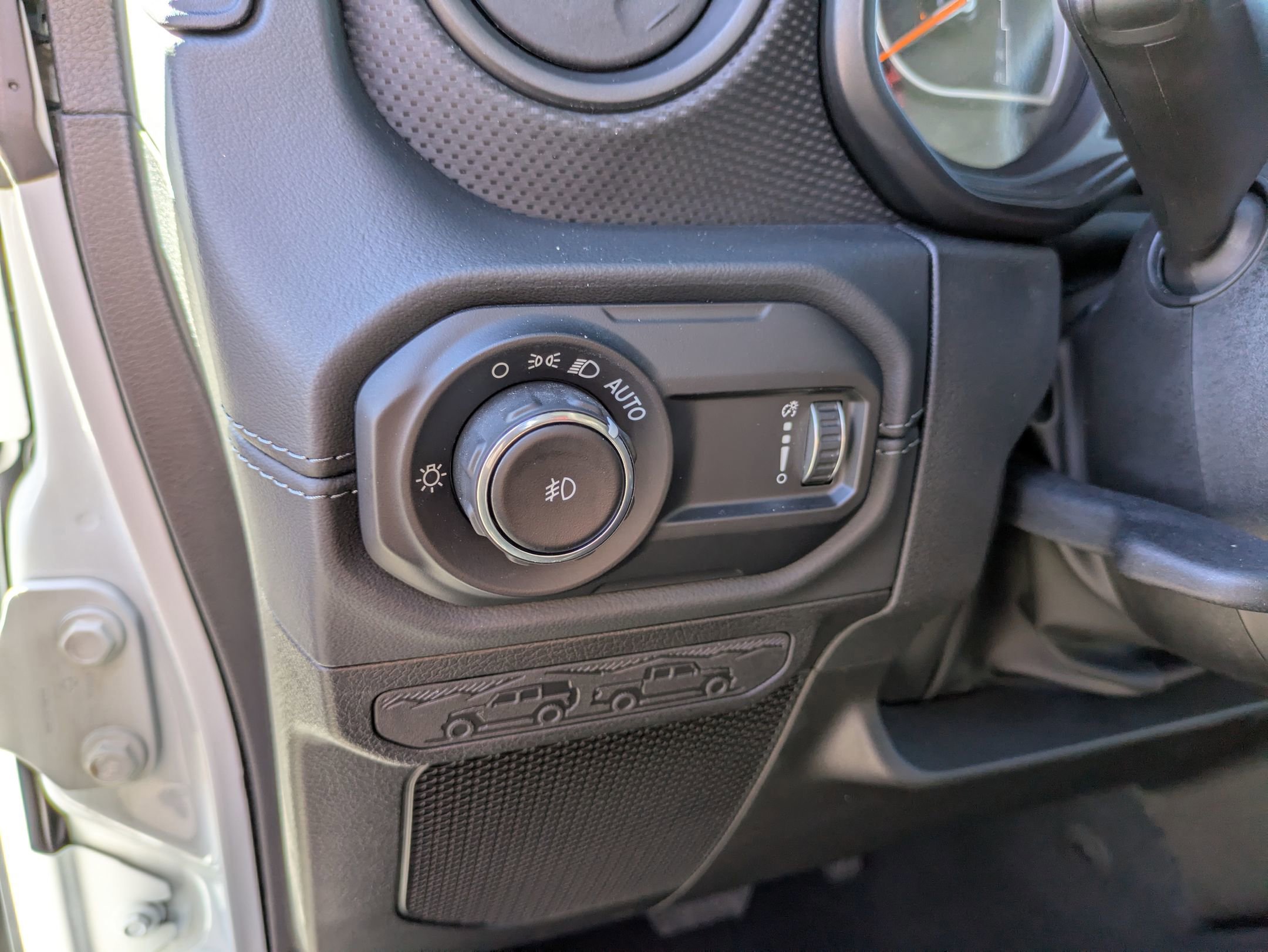 Used 2024 Jeep Wrangler Unlimited Rubicon w/ Capability Package image 18