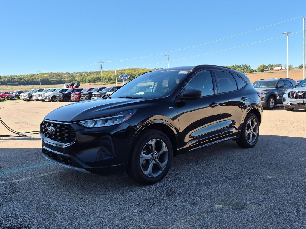 Certified 2024 Ford Escape ST-Line w/ Tech Pack #1 AWD/4WD image 6