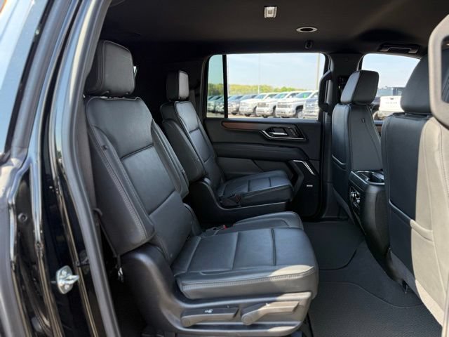 Used 2025 GMC Yukon XL Denali AWD/4WD image 20