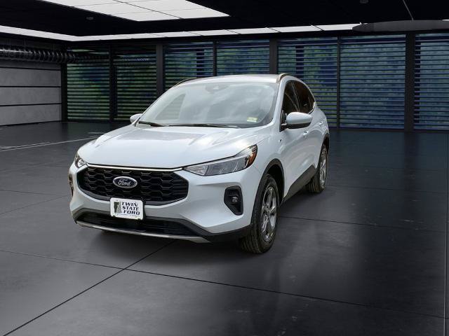 Certified 2025 Ford Escape ST-Line Select AWD/4WD image 4