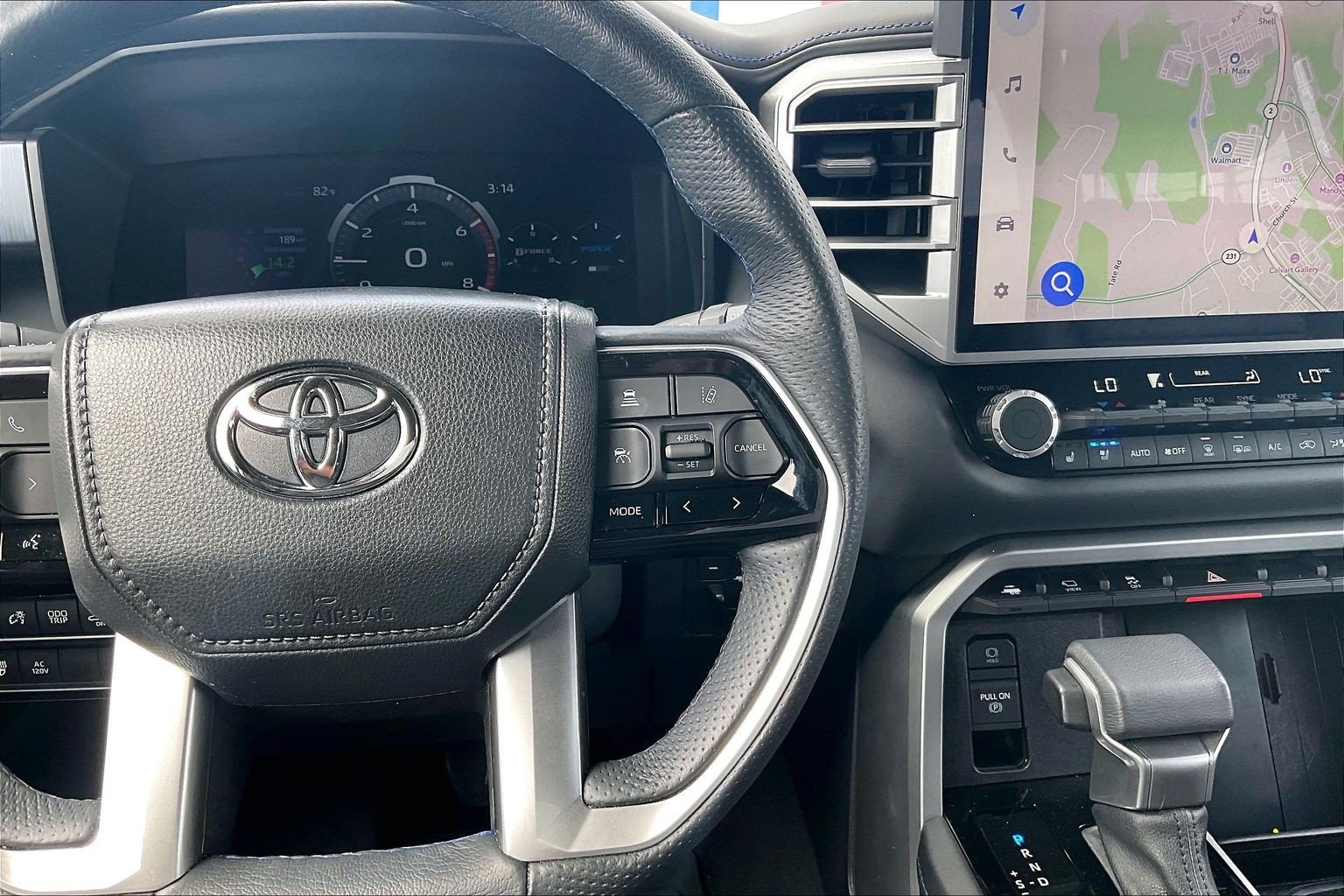 Used 2025 Toyota Sequoia Platinum AWD/4WD image 18