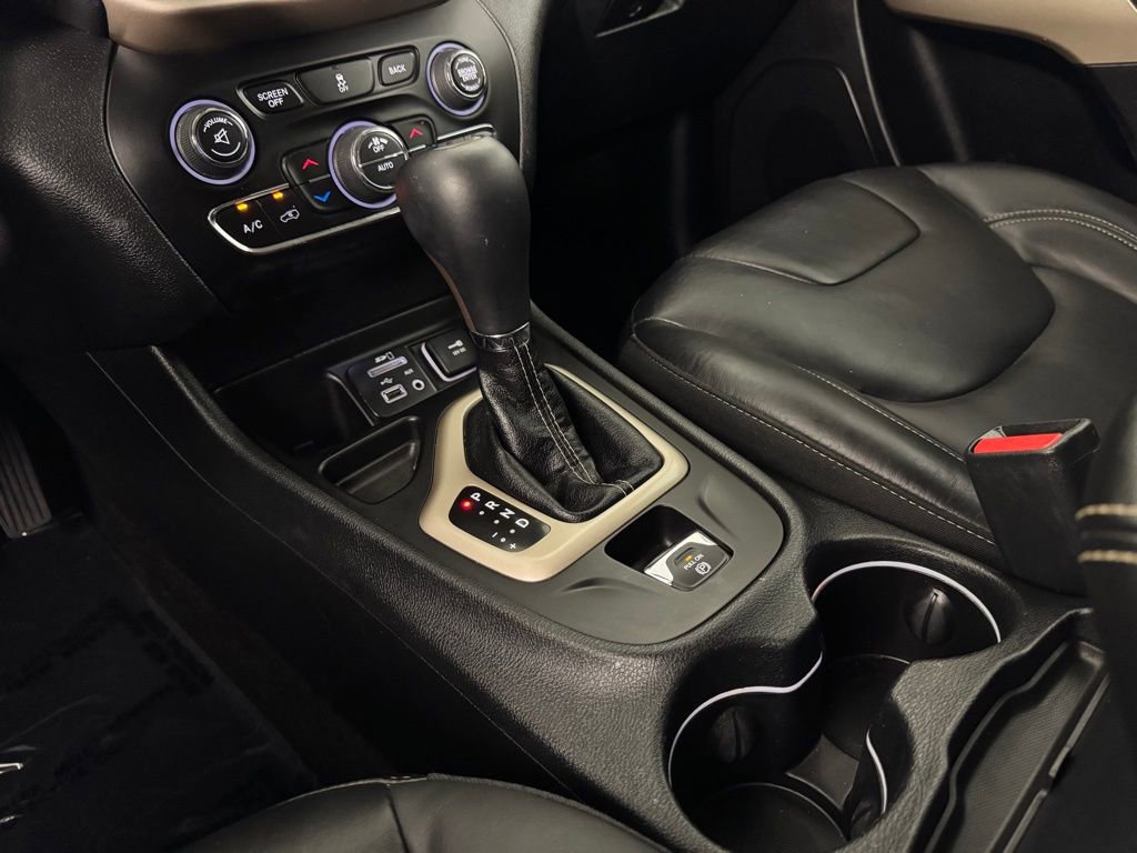 Used 2018 Jeep Cherokee Limited FWD image 18