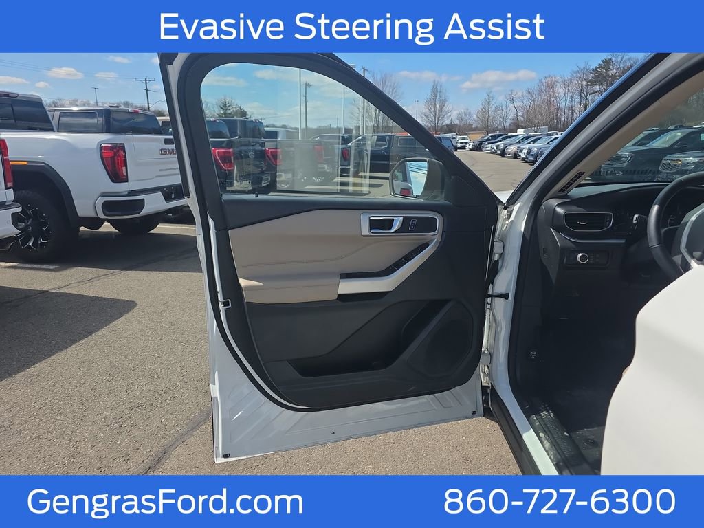 Certified 2022 Ford Explorer XLT w/ Equipment Group 202A image 13