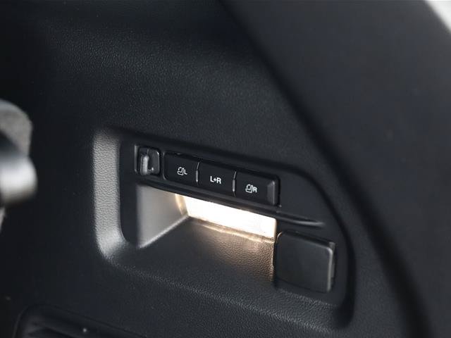 Certified 2025 Ford Explorer ST AWD/4WD image 18