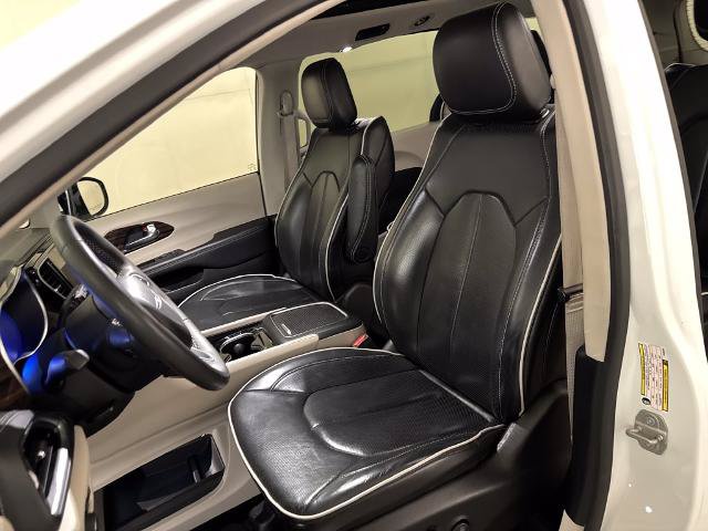 Used 2023 Chrysler Pacifica Limited FWD image 17