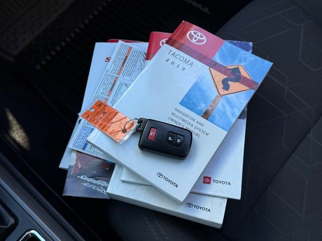 Used 2019 Toyota Tacoma TRD Off-Road w/ Technology Package image 5