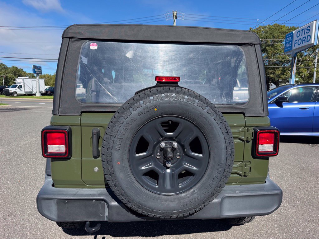 Used 2021 Jeep Wrangler Sport AWD/4WD image 3