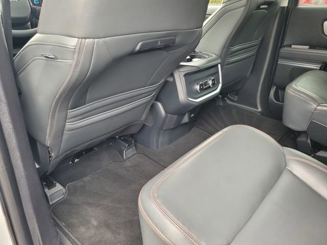 Certified 2025 Ford Expedition Active image 12