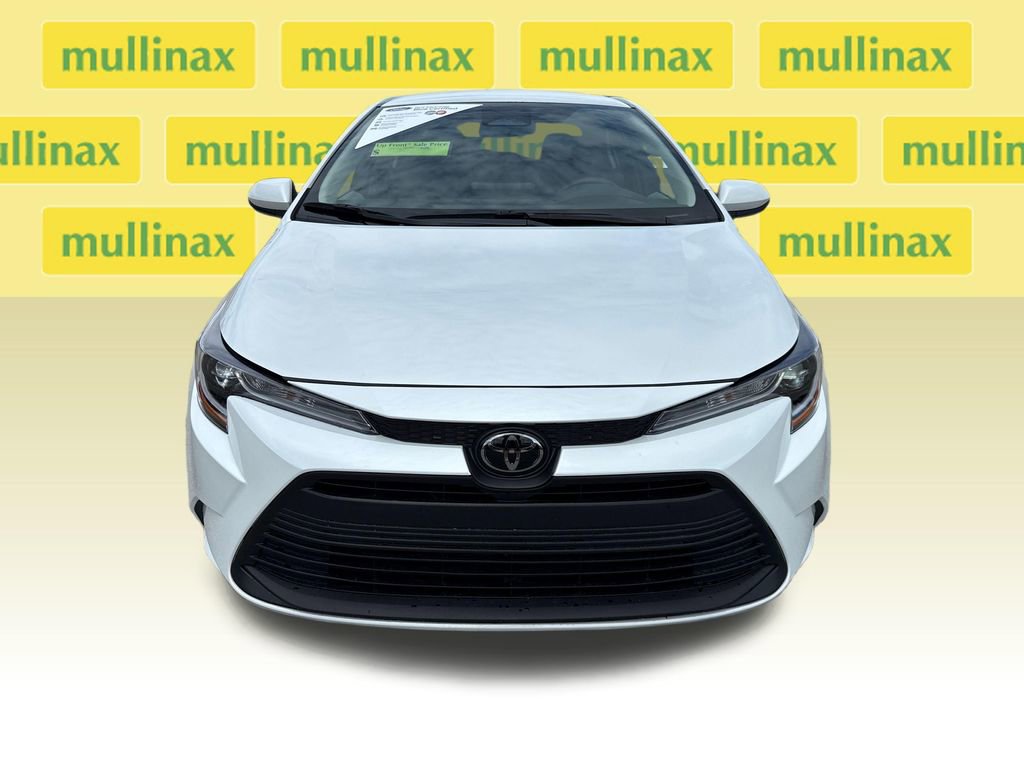 Used 2025 Toyota Corolla LE w/ Convenience Package FWD image 11