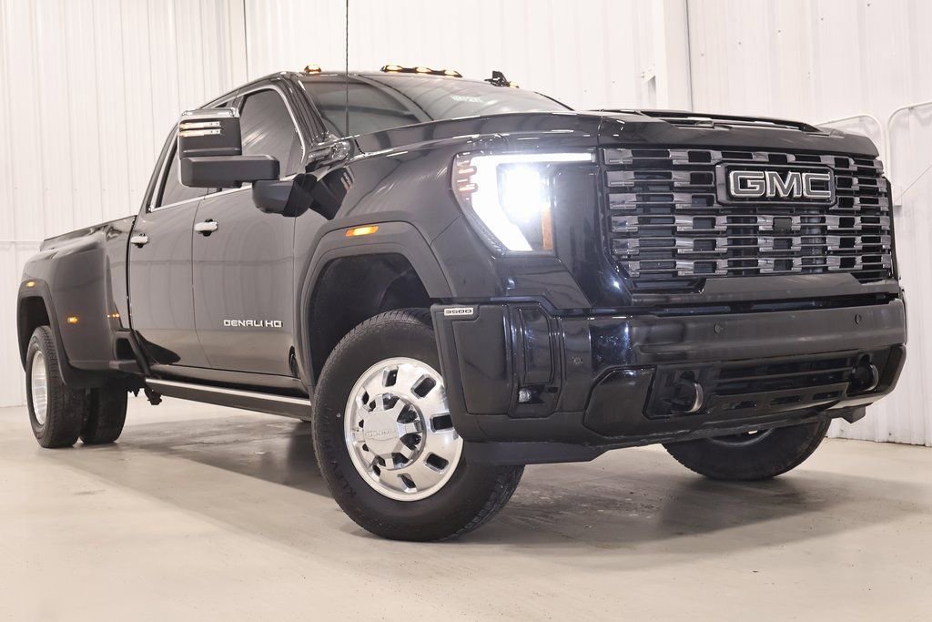 Used 2026 GMC Sierra 3500 Denali Ultimate image 11