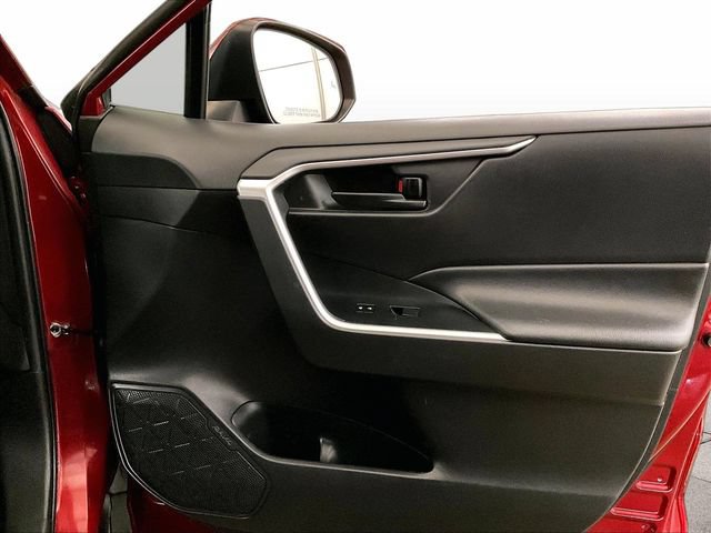 Used 2020 Toyota RAV4 LE w/ All Weather Liner Package AWD/4WD image 23