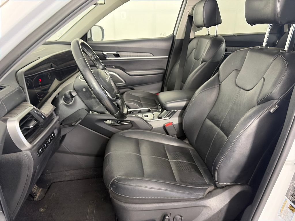 Used 2023 Kia Telluride EX w/ EX Captain's Chair Package AWD/4WD image 11