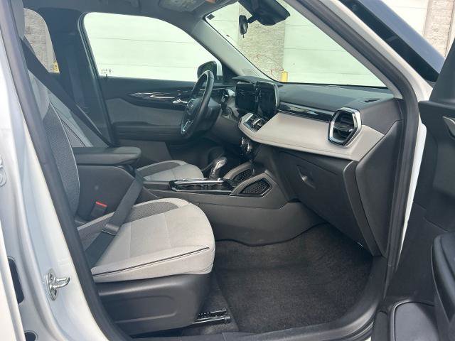 Used 2024 Chevrolet TrailBlazer LT w/ LT Cold Weather Package FWD image 28