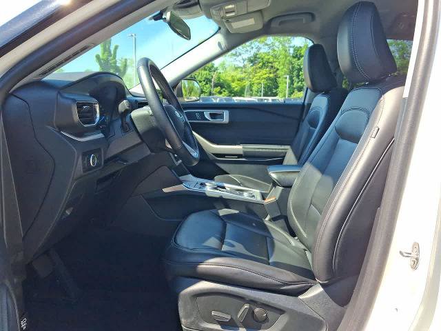 Certified 2023 Ford Explorer XLT w/ Equipment Group 202A AWD/4WD image 17