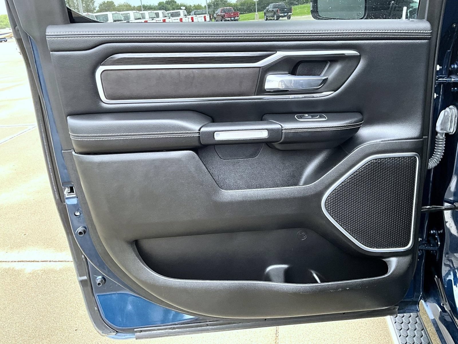 Used 2023 RAM 1500 Laramie AWD/4WD image 21