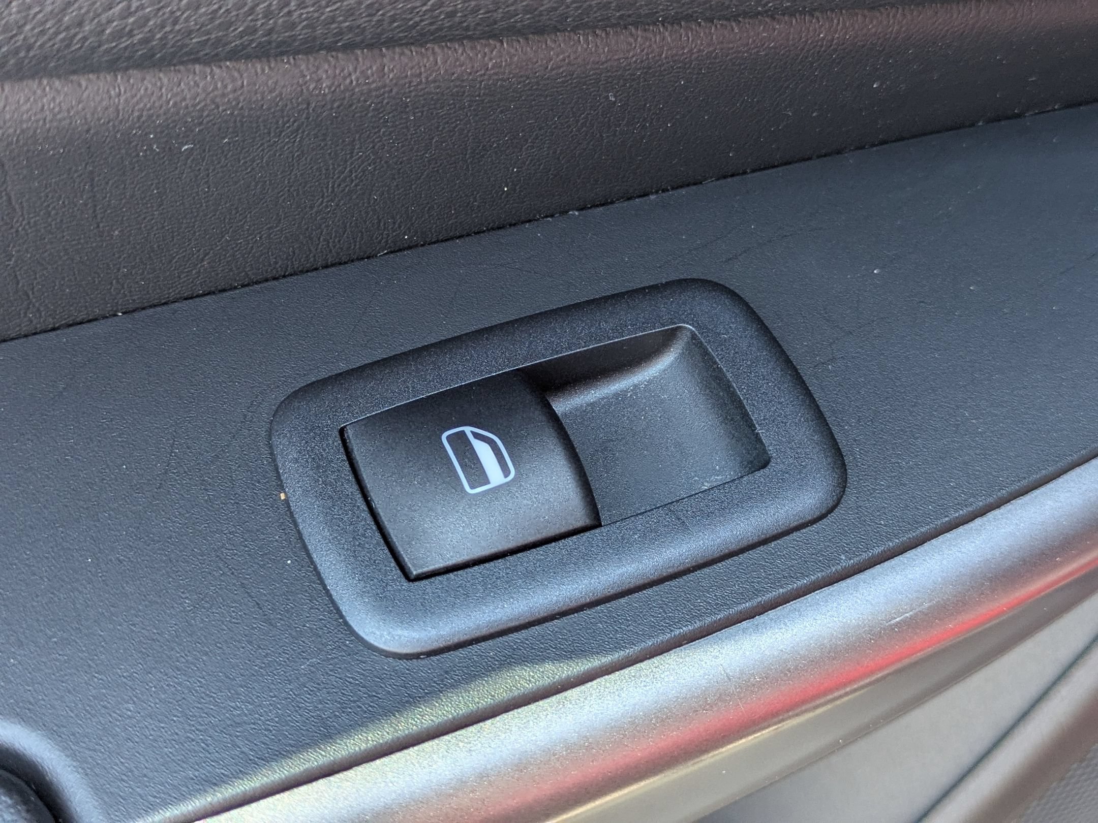 Used 2019 Jeep Cherokee Limited AWD/4WD image 28