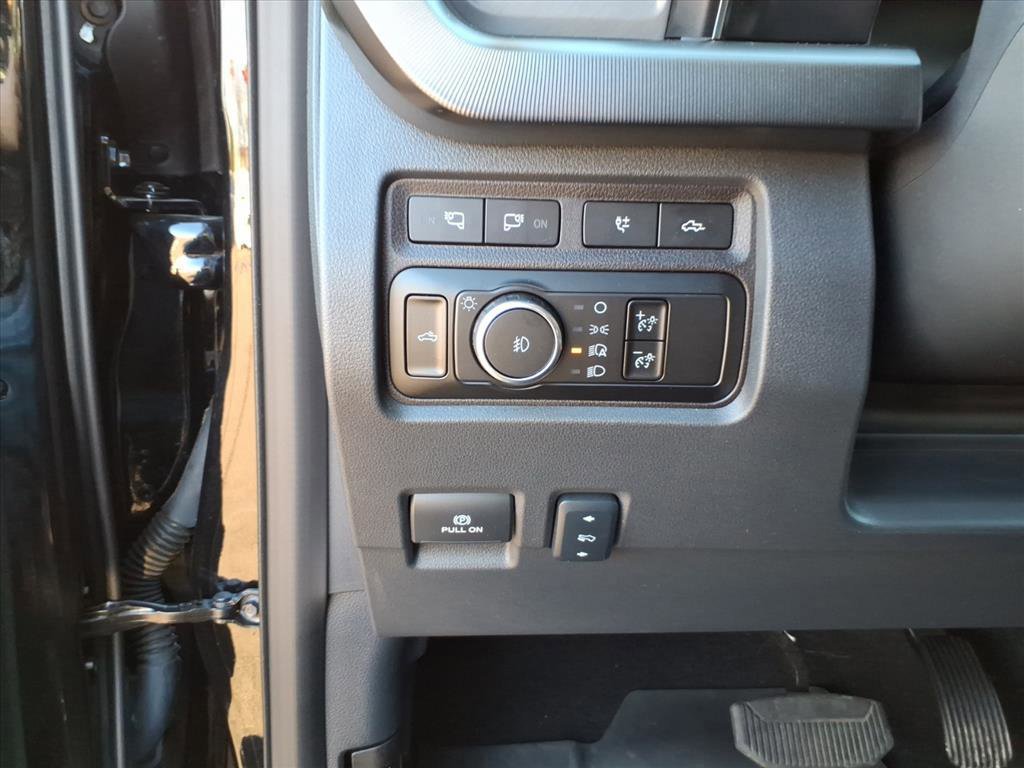 Certified 2024 Ford F250 Platinum w/ FX4 Off-Road Package image 11