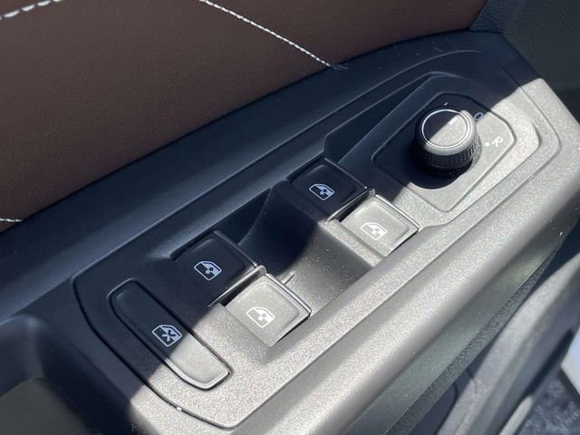Used 2023 Volkswagen Atlas SEL AWD/4WD image 13