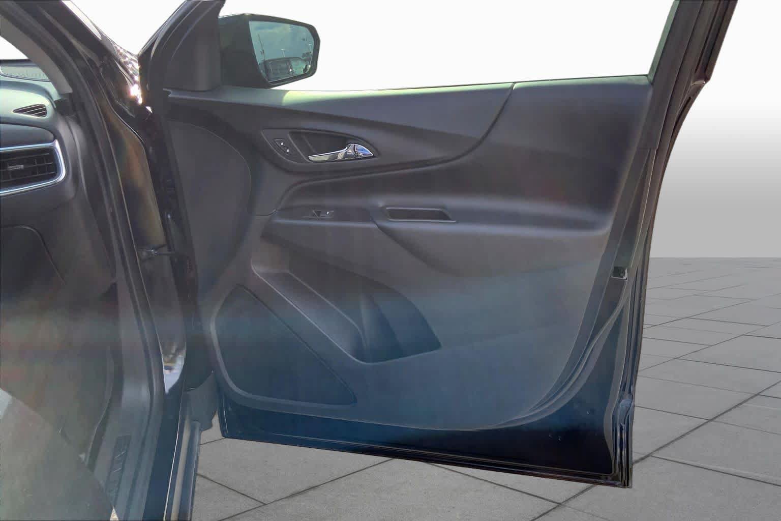 Used 2020 Chevrolet Equinox LT FWD image 23