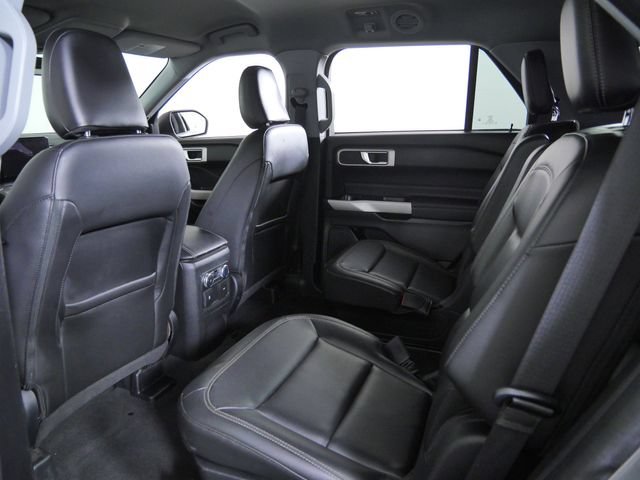 Certified 2022 Ford Explorer XLT w/ Equipment Group 202A AWD/4WD image 18