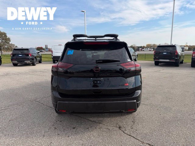 Used 2026 Nissan Rogue SV AWD/4WD image 12