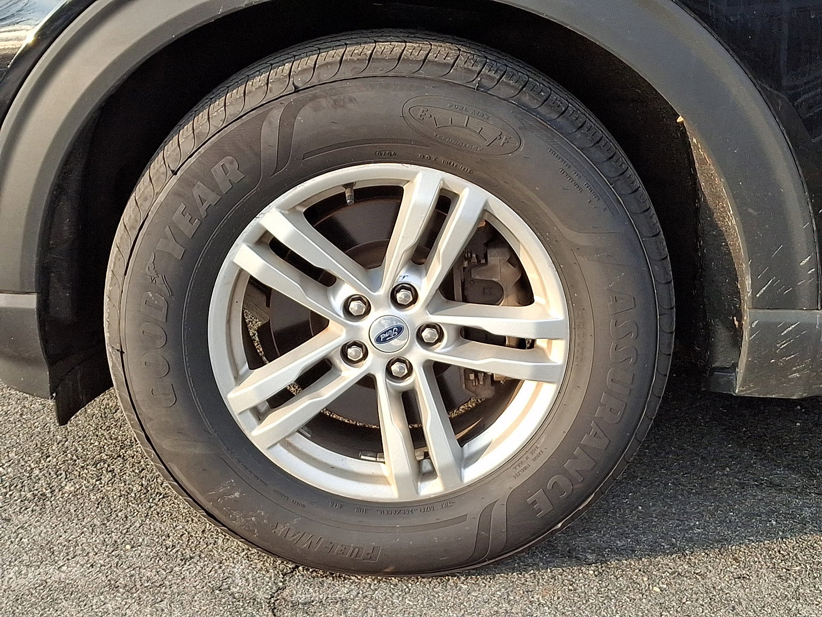 Certified 2022 Ford Explorer XLT w/ Class IV Trailer Tow Package image 3