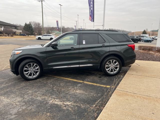 Certified 2023 Ford Explorer XLT w/ Equipment Group 202A AWD/4WD image 5