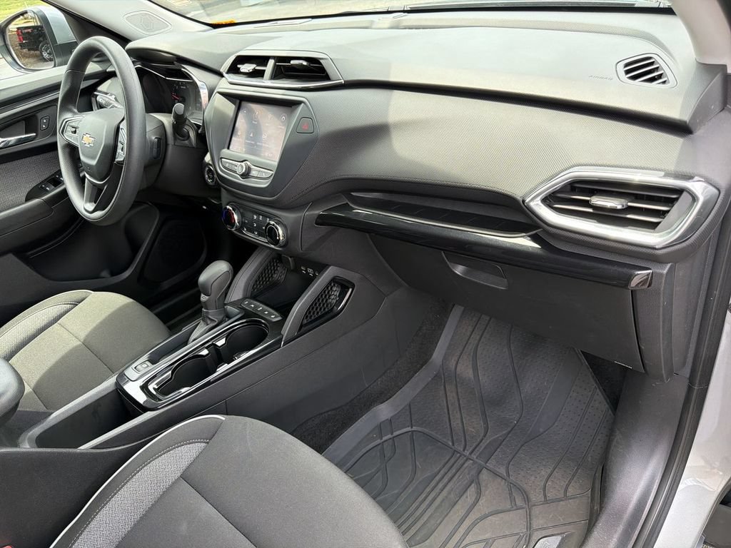 Used 2023 Chevrolet TrailBlazer LT FWD image 27