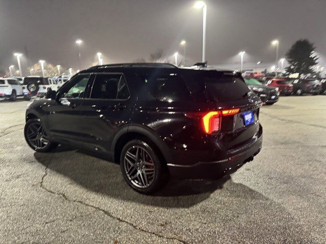 Certified 2025 Ford Explorer ST-Line w/ ST-Line Street Pack image 6