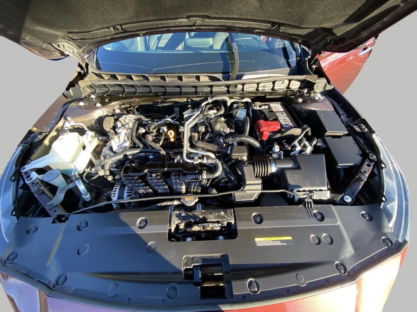 Used 2025 Nissan Altima 2.5 SV FWD image 14